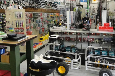 跨界創(chuàng)業(yè)的成本分析 開一家小型漁具店與珠寶首飾零售的啟動(dòng)資金對(duì)比